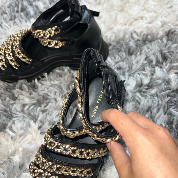 Azalea Wang DO IT LIKE WE DO FLATFORM SANDAL IN GOLD - Picture 3 of 10